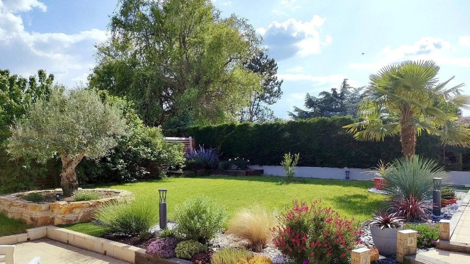 Jardin paysager terminé à Andrézieux-Bouthéon